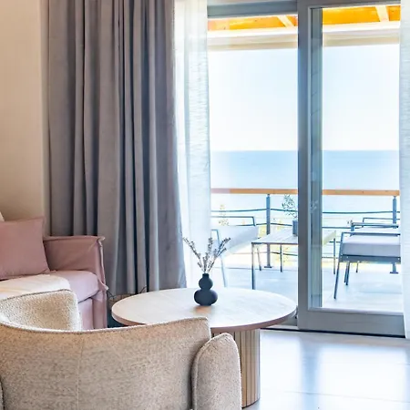 Aquanera - Sunrise View Retreat With Private Pool- 5 Minutes From The Beach- By Mana Gers ヴィラ Agioi Saranta