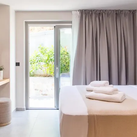 Aquanera - Sunrise View Retreat With Private Pool- 5 Minutes From The Beach- By Mana Gers * Agioi Saranta